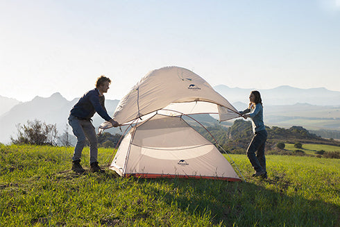 Naturehike Cloud Up 2 Lightweight Backpacking Tent is a two-person tent suitable for outdoor adventures. This tent uses waterproof 20D nylon fabric and silicone coating to provide good protection. Its double-layer structure design makes the tent more stable and durable. In addition, the tent is easy to set up, making your outdoor activities more relaxed and enjoyable.